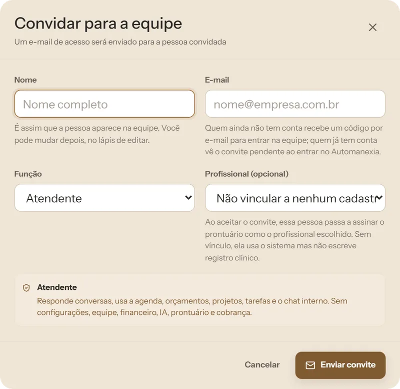 Convite de uma pessoa para a equipe, com nome, e-mail e a função escolhida. Dados fictícios.